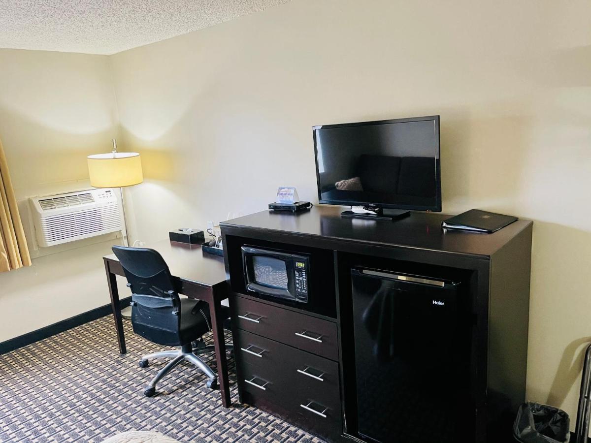 Super 8 By Wyndham Clear Lake Exterior photo