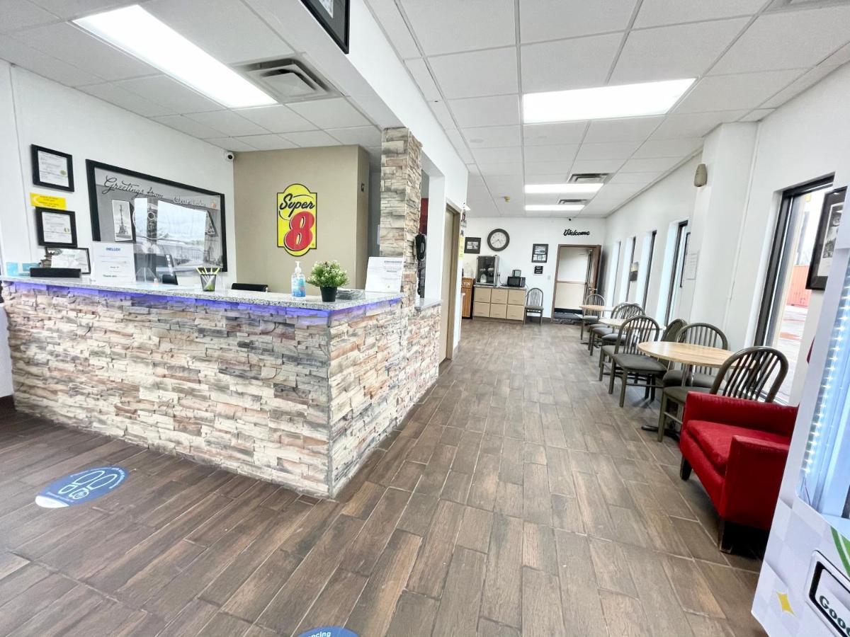 Super 8 By Wyndham Clear Lake Exterior photo