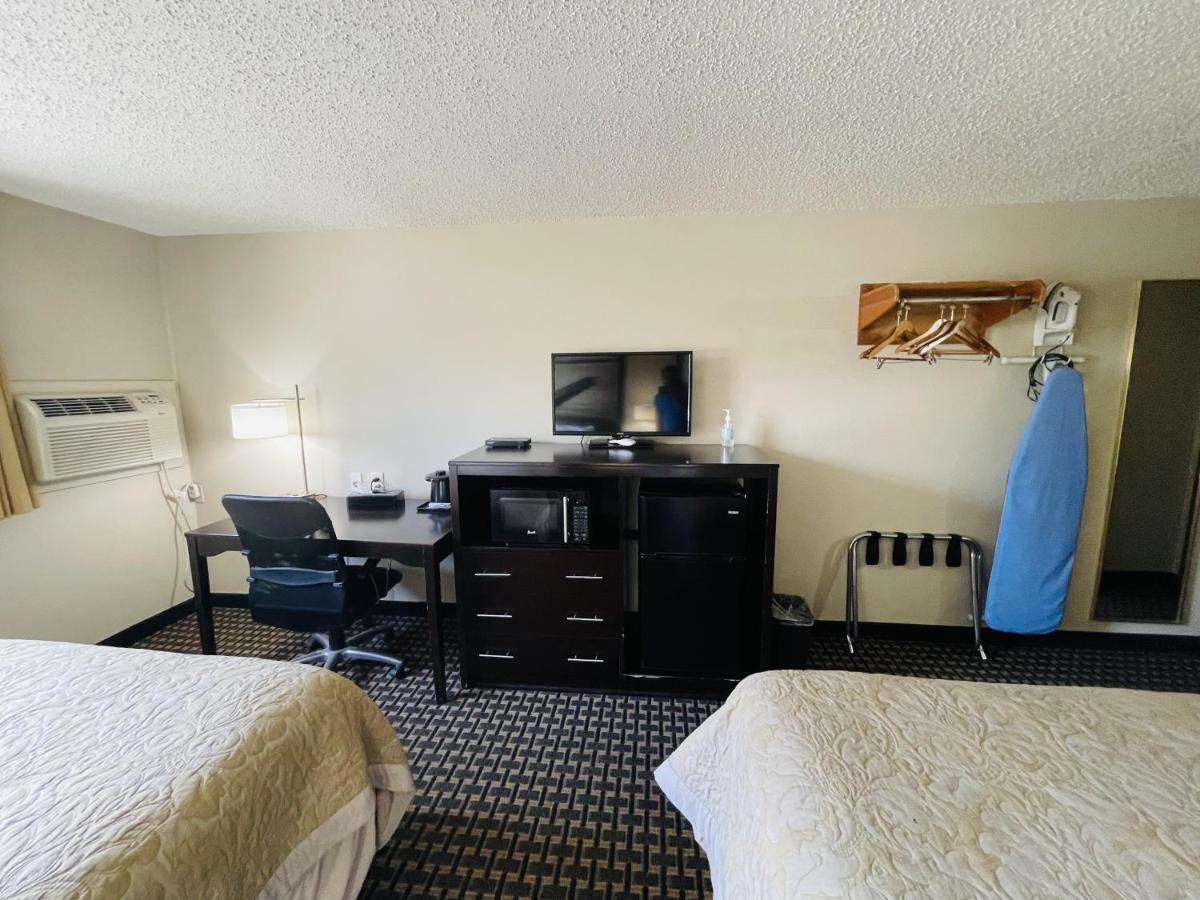 Super 8 By Wyndham Clear Lake Exterior photo