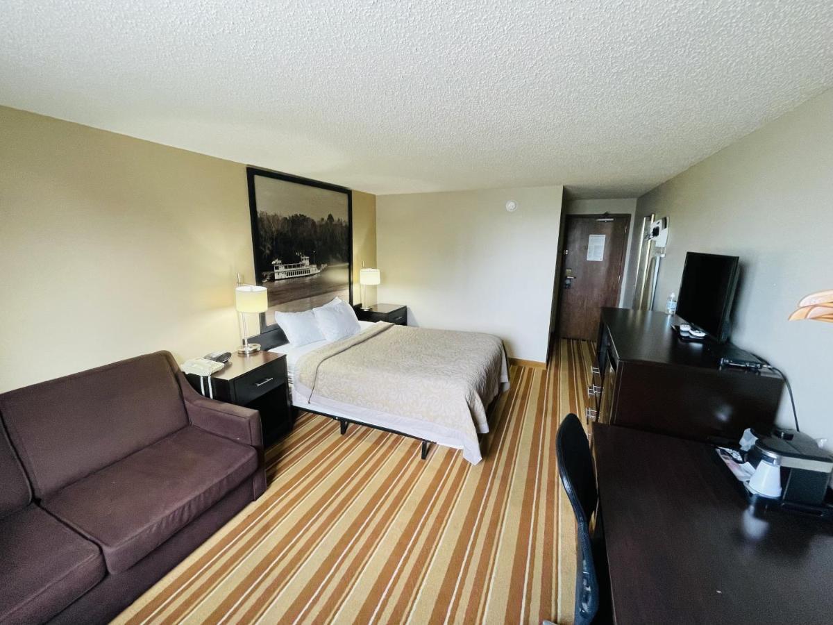 Super 8 By Wyndham Clear Lake Exterior photo