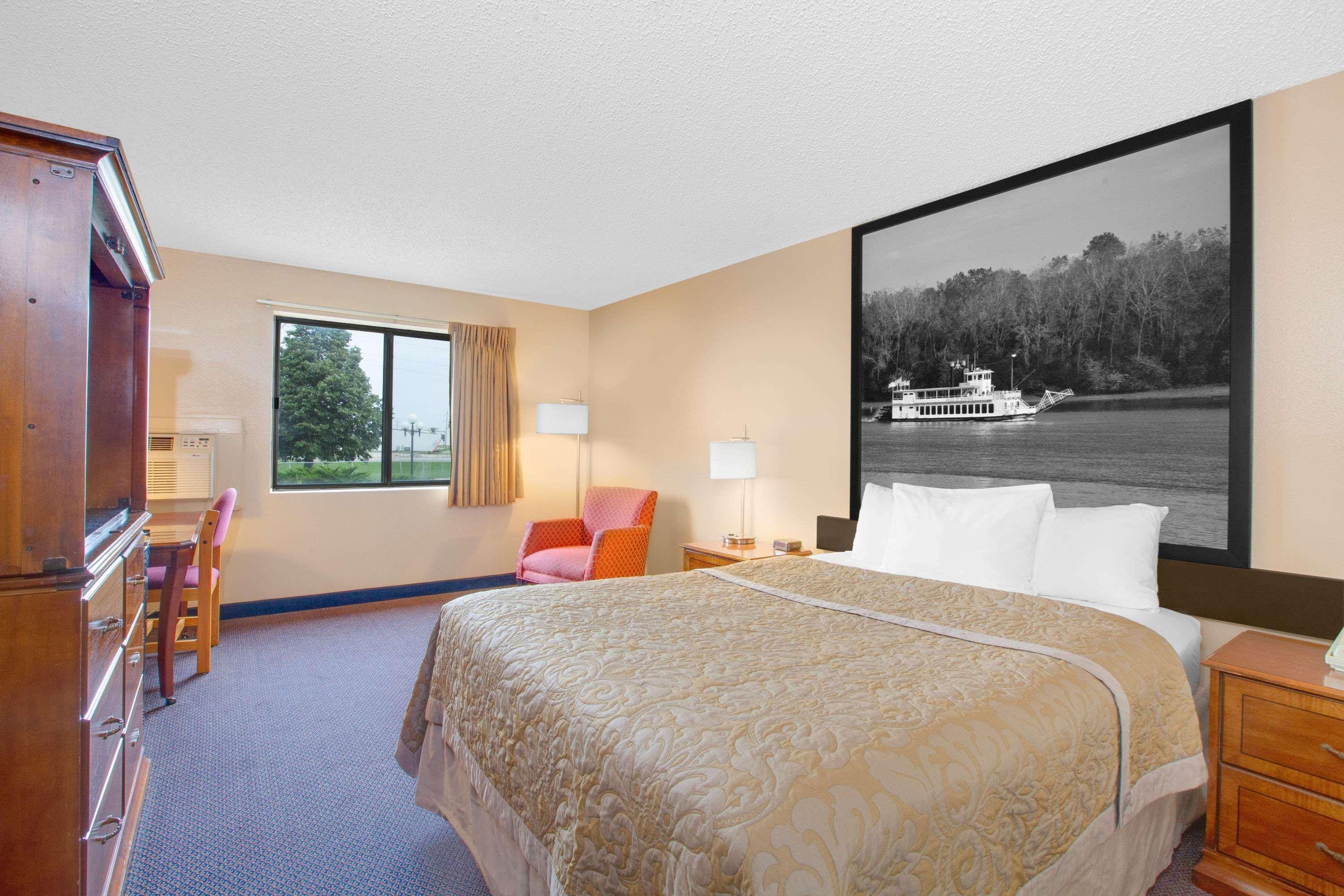 Super 8 By Wyndham Clear Lake Exterior photo