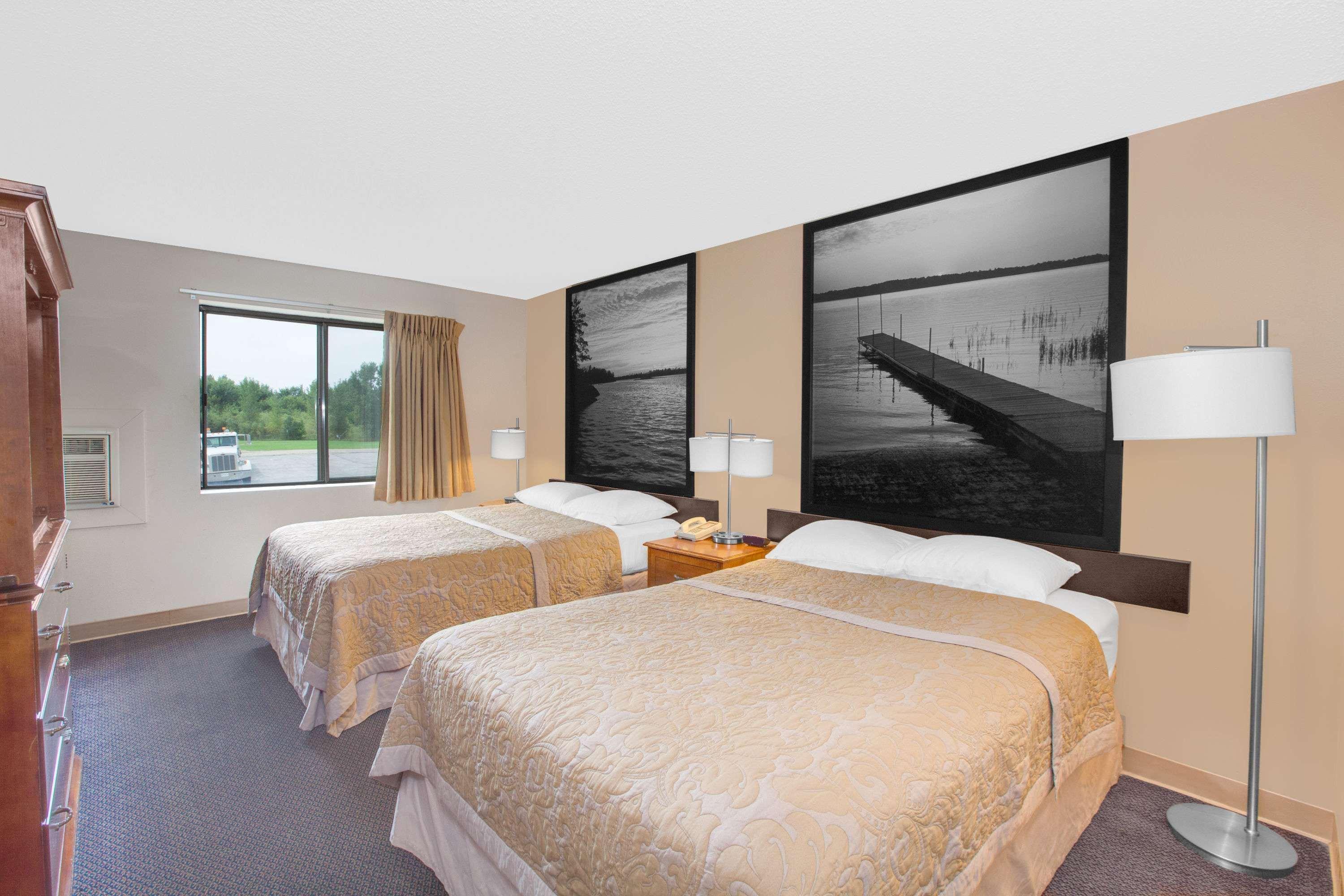 Super 8 By Wyndham Clear Lake Exterior photo