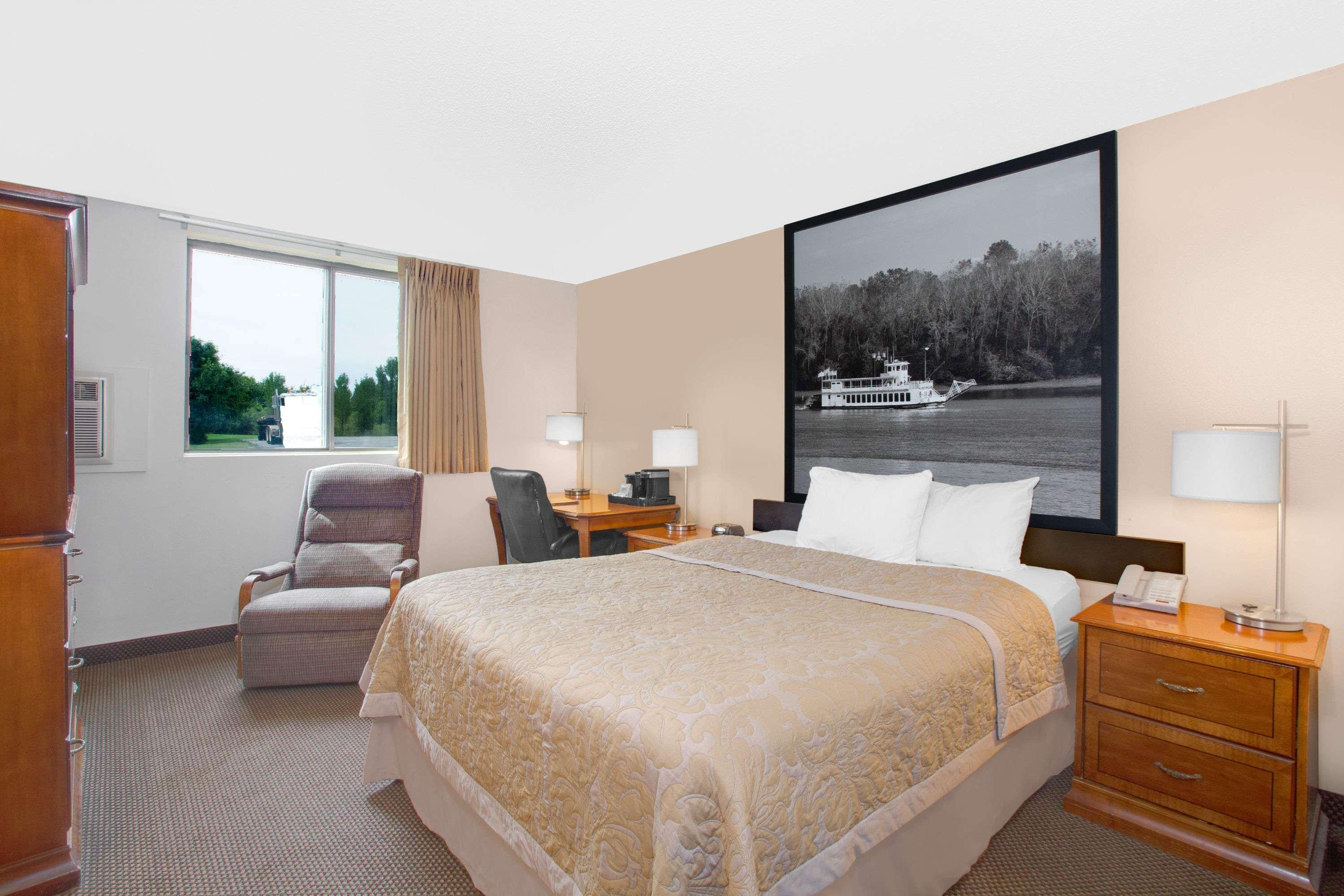 Super 8 By Wyndham Clear Lake Exterior photo