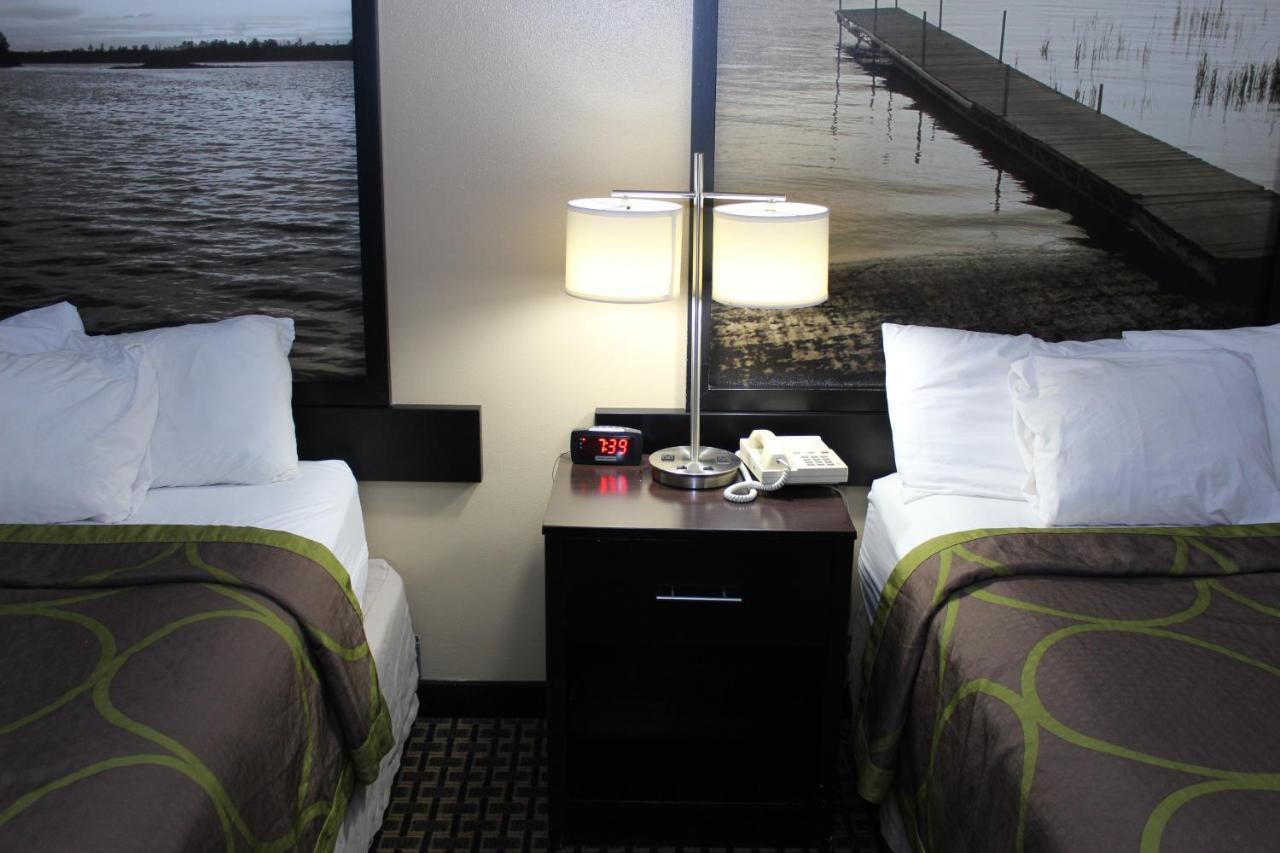 Super 8 By Wyndham Clear Lake Exterior photo