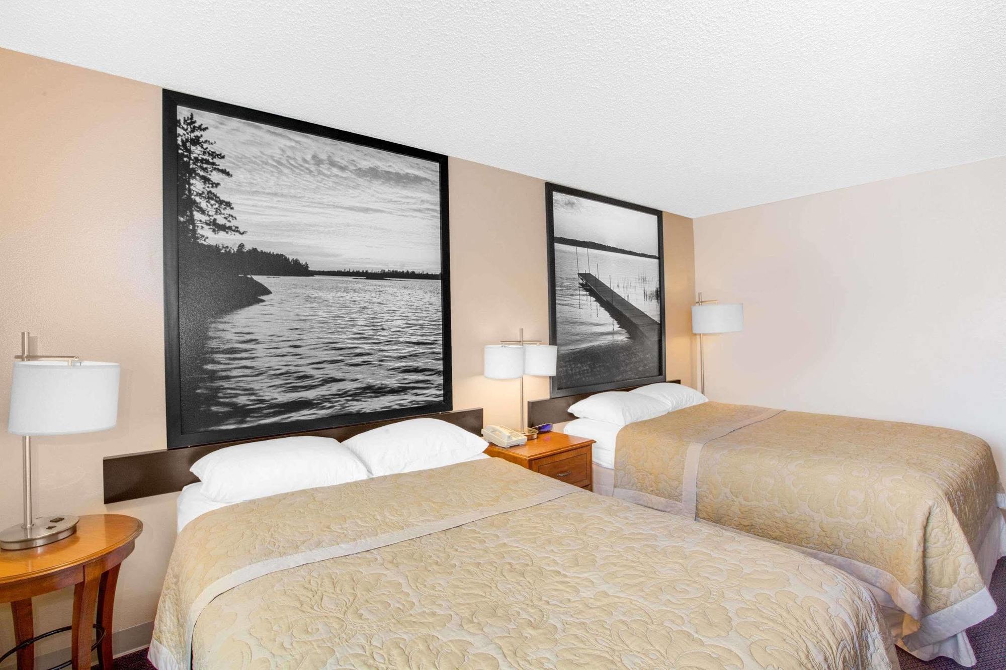 Super 8 By Wyndham Clear Lake Exterior photo